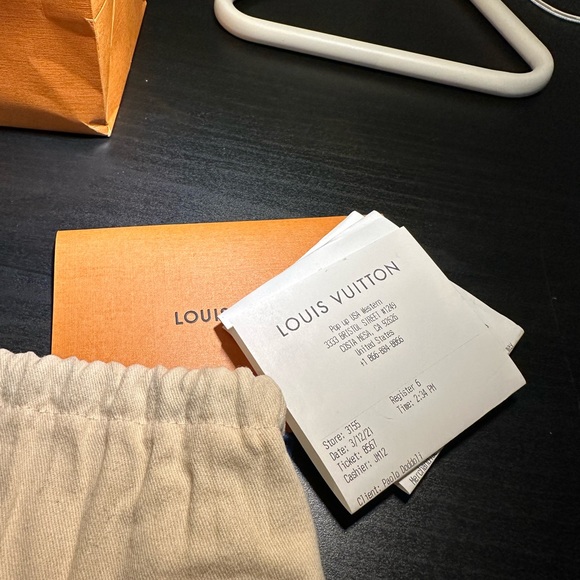 Louis Vuitton Belt, barely worn - Picture 3 of 5